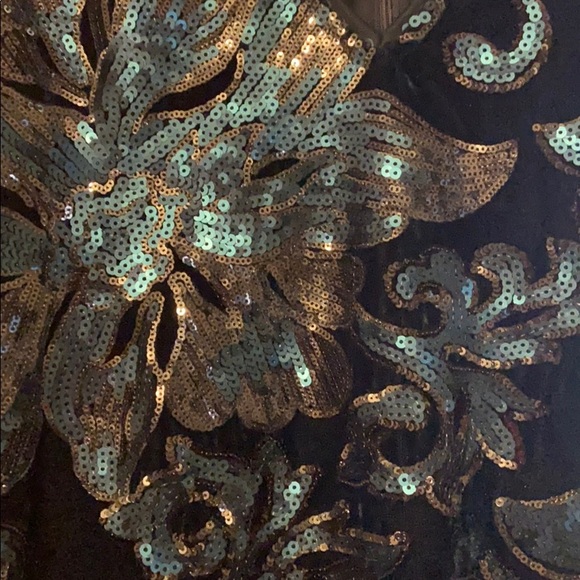 Green dress - Picture 3 of 3